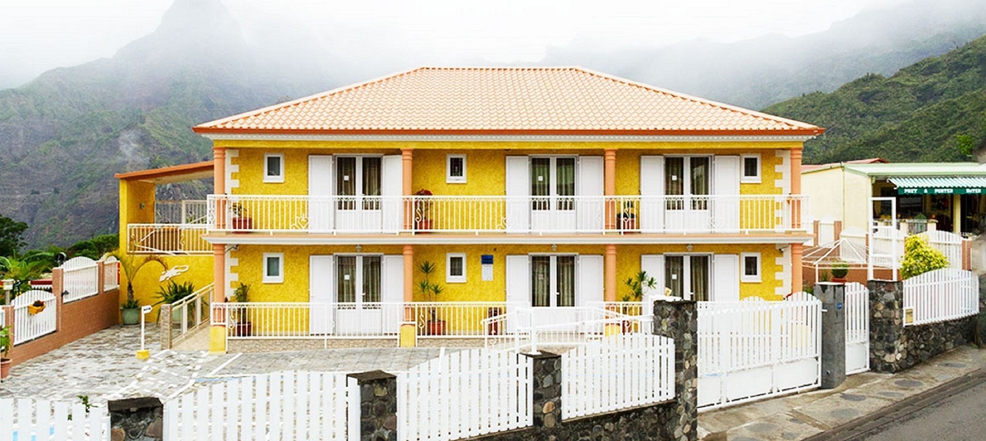 Residence Hoteliere Otroiza Cilaos Extérieur photo
